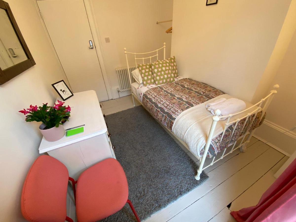 Camden Town Accomodation Лондон Екстер'єр фото